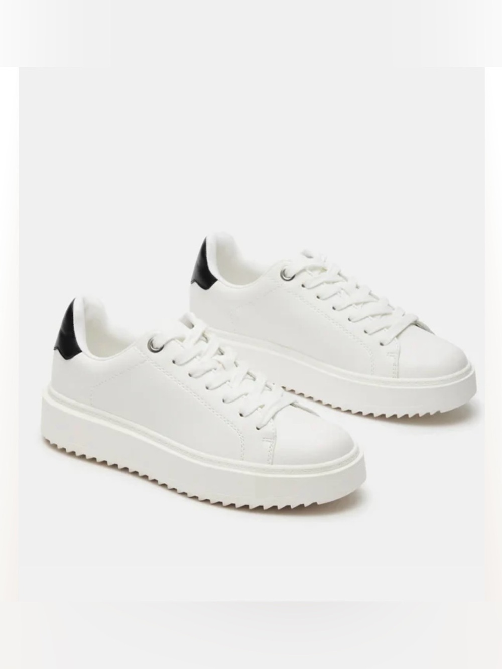 EUC Steve Madden White Sneakers with Black Heel Accent THE CATCHER